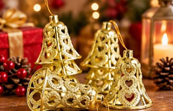 طقم أجراس كريسماس ذهبية للتعليق - 8 قطع