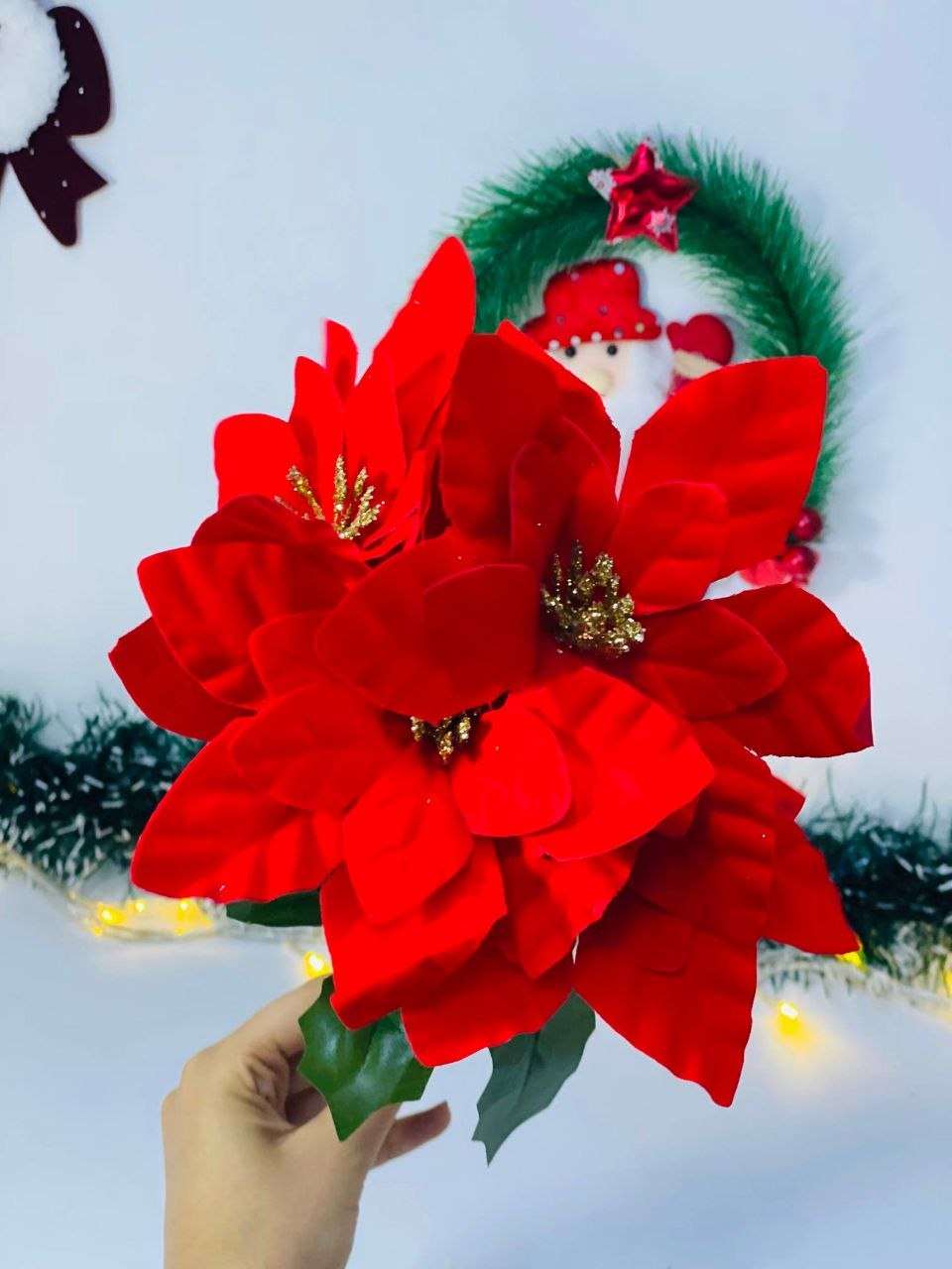 بوكيه ورد صناعي أحمر للكريسماس