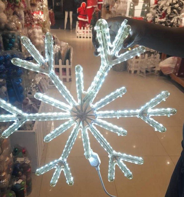 سنو فليك إضاءة LED بشاسيه حديد لزينة الكريسماس