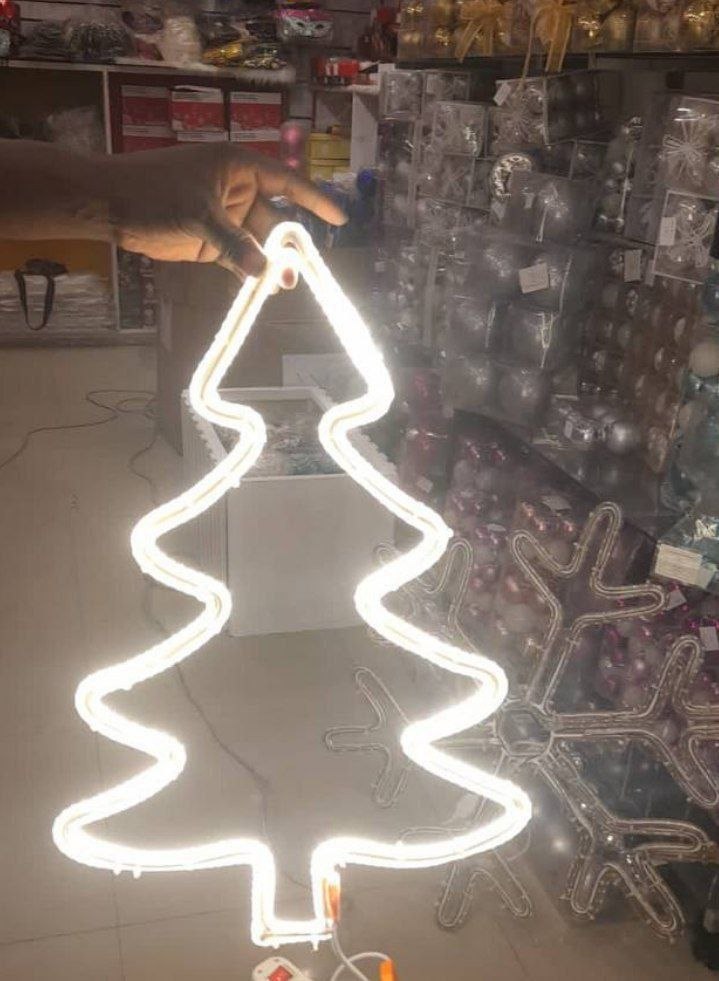 شجرة كريسماس مضيئة فلات بإضاءة LED بيضاء 60 سم