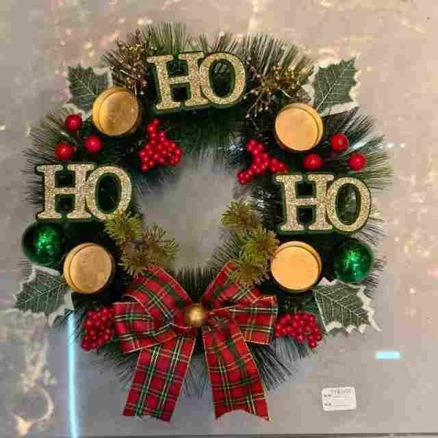 إكليل كريسماس بزينة HO HO HO وشمعات مضيئة 30 سم